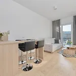 Tasteful With Free Garage And Balcony By Renters Lägenhet Wrocław