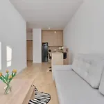 Tasteful With Free Garage And Balcony By Renters *