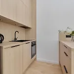 Tasteful With Free Garage And Balcony By Renters Lägenhet Wrocław
