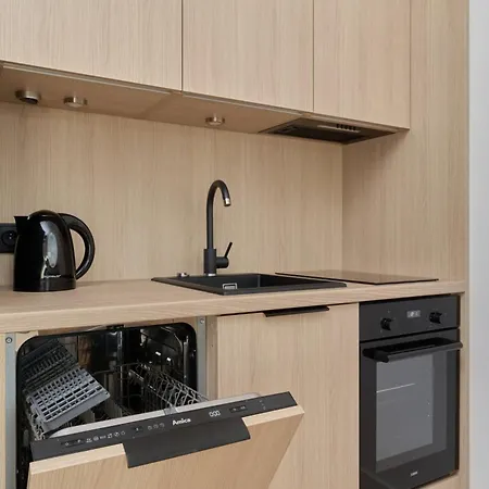 Tasteful With Free Garage And Balcony By Renters