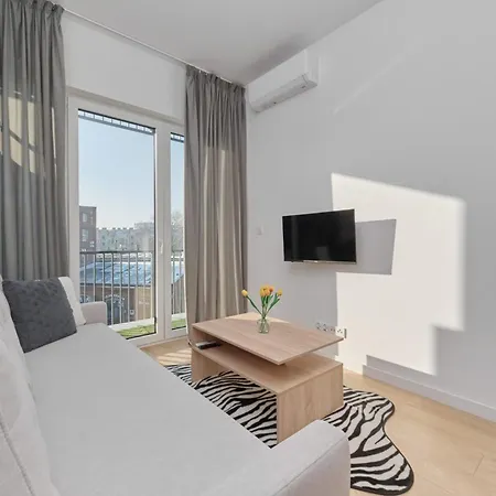 Tasteful With Free Garage And Balcony By Renters * ורוצלב