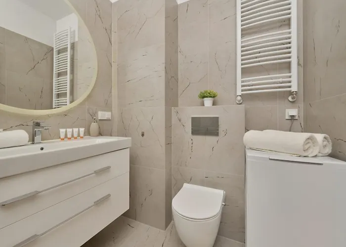 아파트 Tasteful With Free Garage And Balcony By Renters