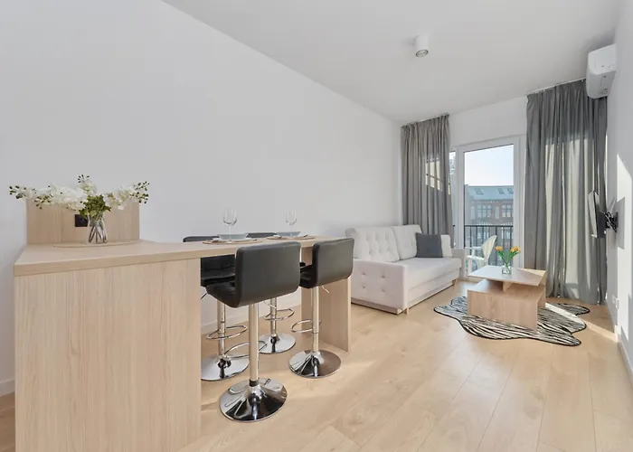 Tasteful With Free Garage And Balcony By Renters 아파트 브로츠와프