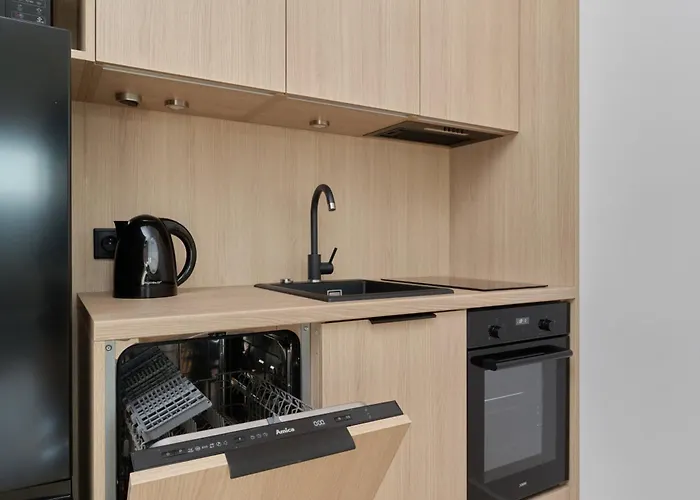 Tasteful With Free Garage And Balcony By Renters