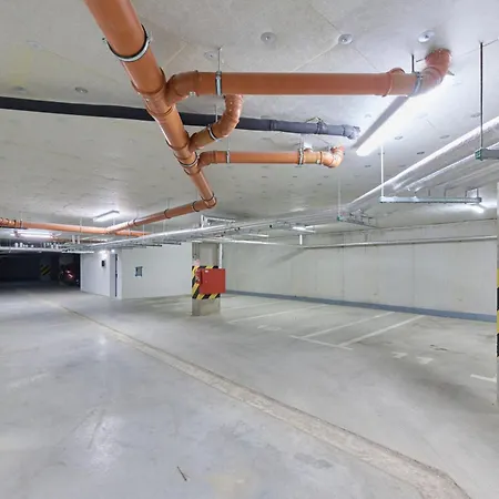 Tasteful With Free Garage And Balcony By Renters Apartment