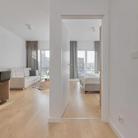 Tasteful With Free Garage And Balcony By Renters 公寓 *