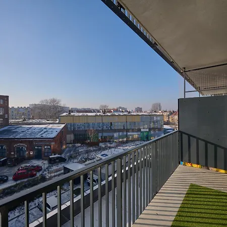 Apartment Tasteful With Free Garage And Balcony By Renters