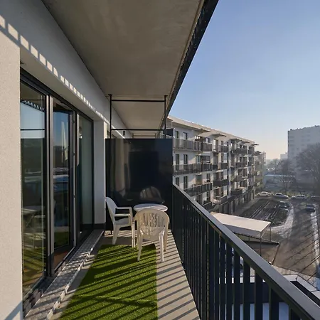 Tasteful With Free Garage And Balcony By Renters