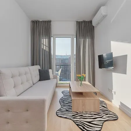 Tasteful With Free Garage And Balcony By Renters *