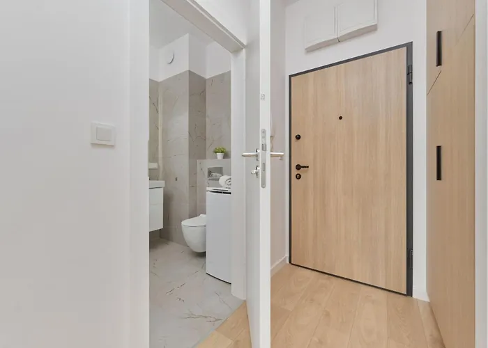 Tasteful With Free Garage And Balcony By Renters *