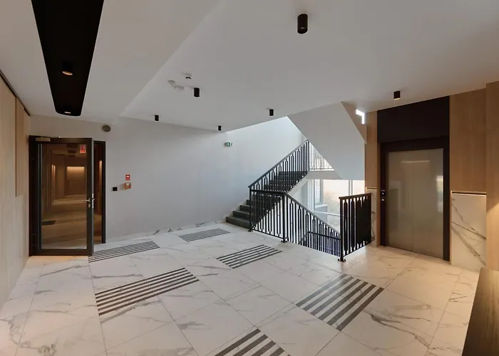 Tasteful With Free Garage And Balcony By Renters * Breslavia