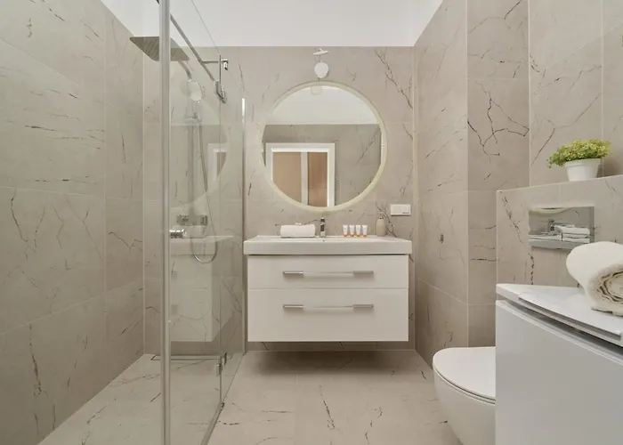 Tasteful With Free Garage And Balcony By Renters فروتسواف