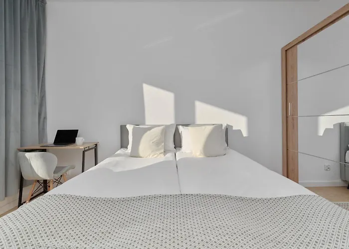 Tasteful With Free Garage And Balcony By Renters فروتسواف