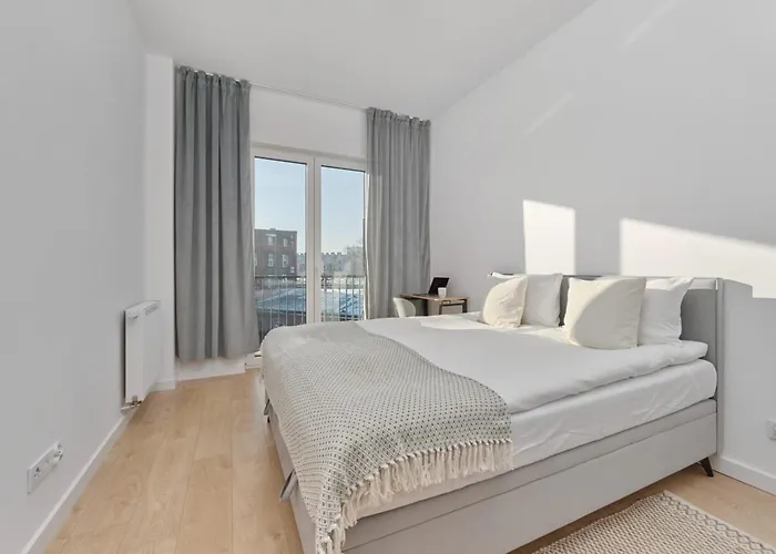 Tasteful With Free Garage And Balcony By Renters فروتسواف